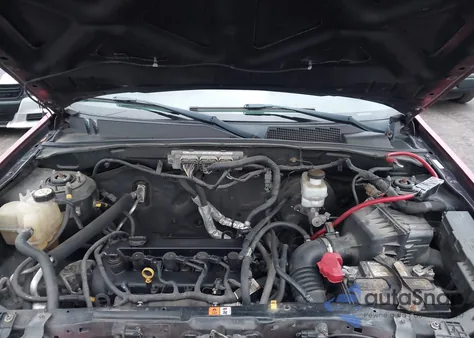 2010 Ford Escape Xlt from USA, damaged, VIN 1FMCU0D76AKC45038